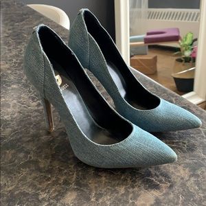 Guess Jean Pumps